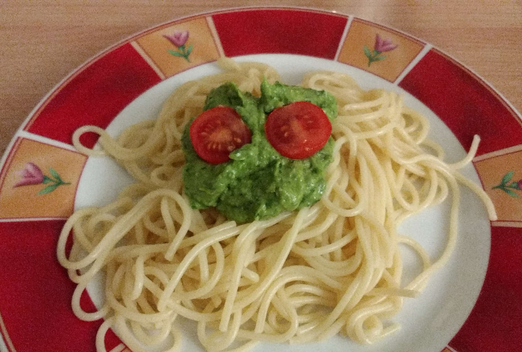 Spaghetti mit Avocadopesto