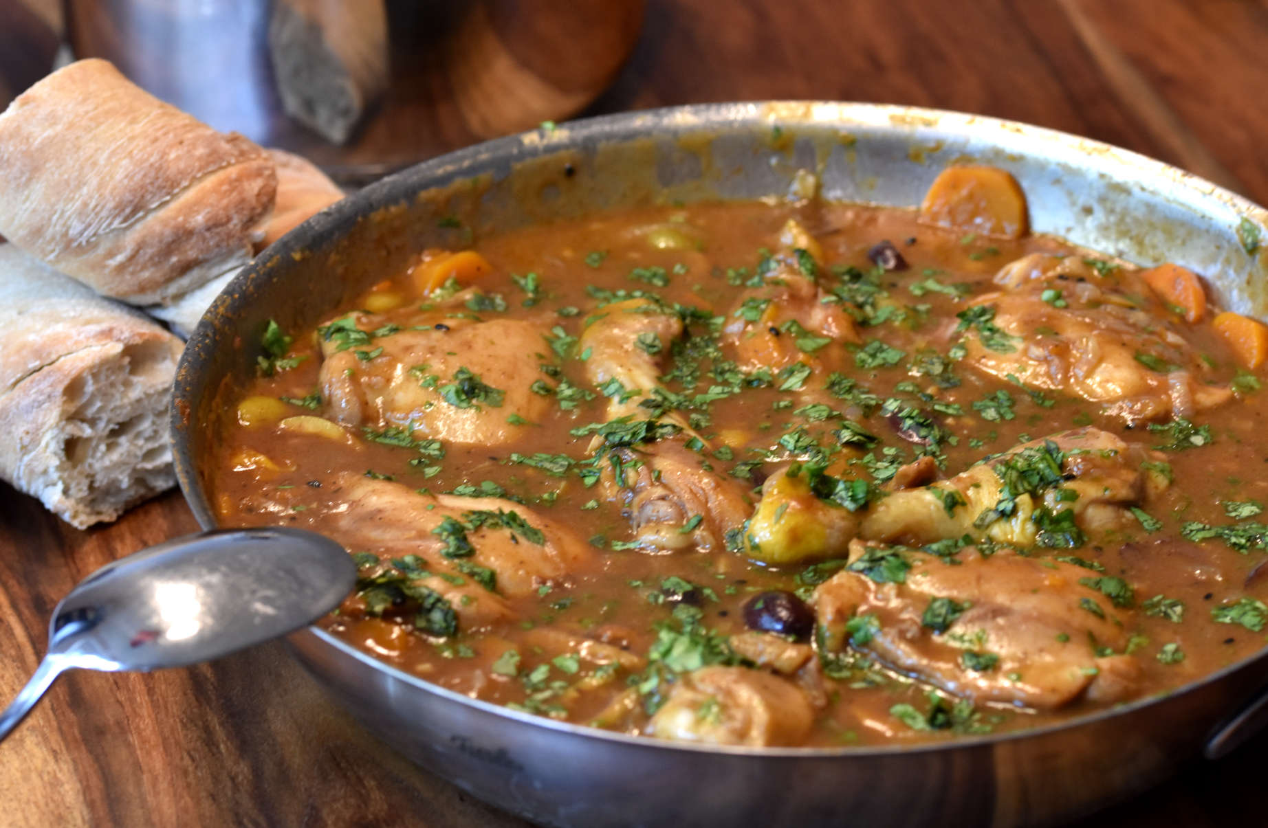 Tajine mit Huhn, Zitronen und Oliven