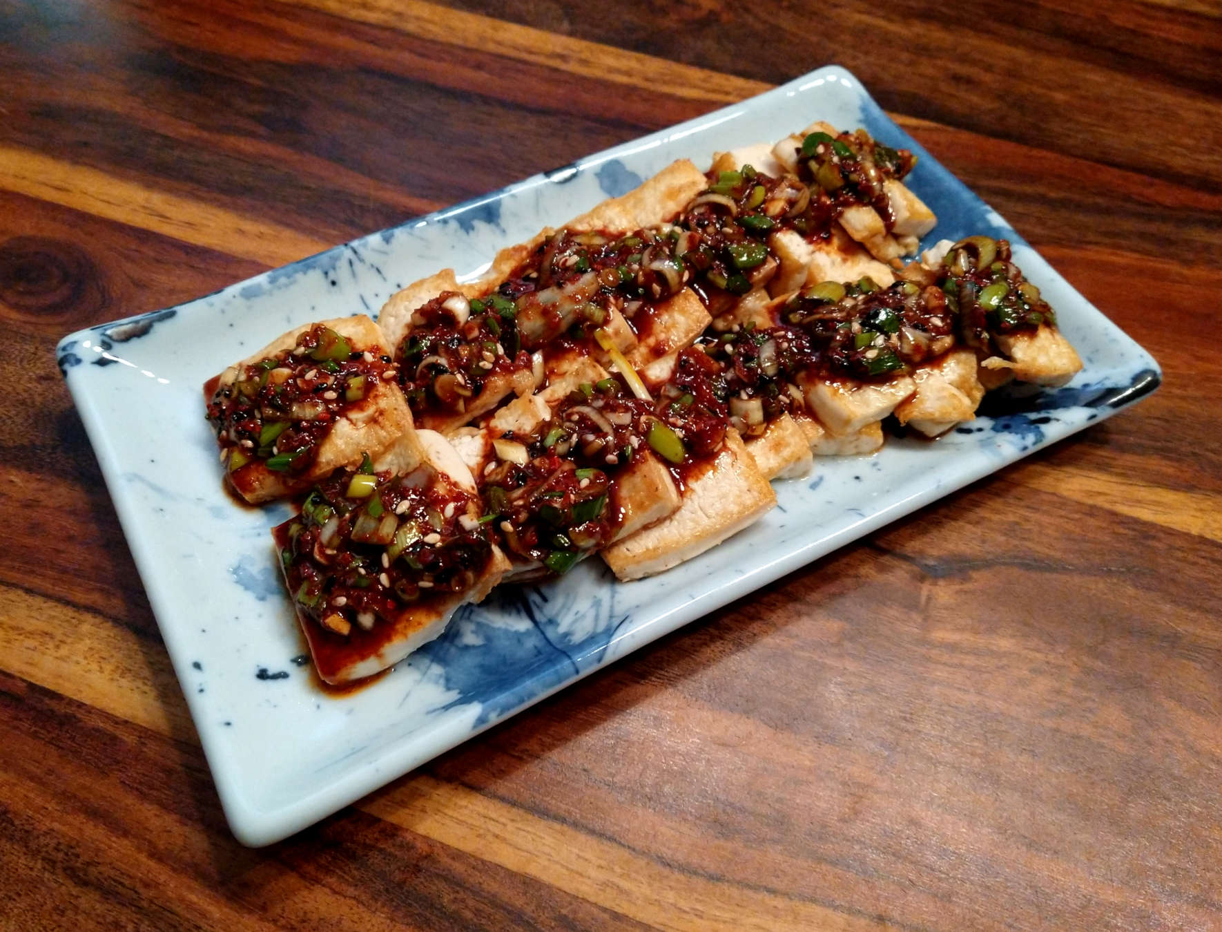 Tofu mit Frühlingszwiebel-Soße